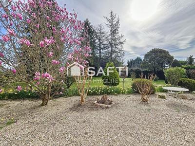 Maison - 264 m² - 10 pièces