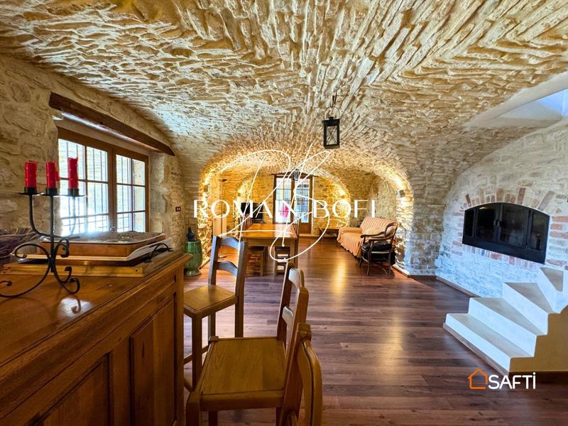 Maison - 283 m² - 12 pièces