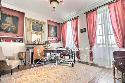 Maison - 200 m² - 7 pièces