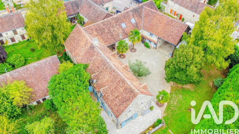 Maison - 432 m² - 18 pièces