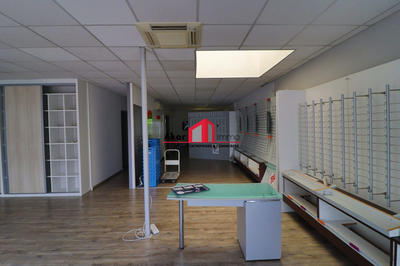 Local commercial - 115 m² - 4 pièces