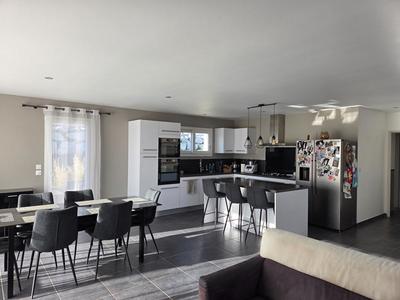 Maison - 106 m² - 4 pièces