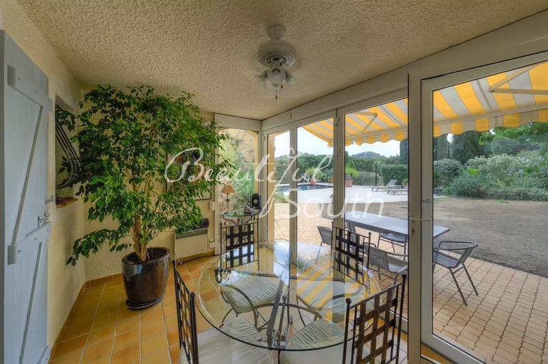 Maison - 253 m² - 7 pièces