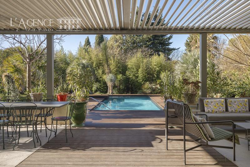 Maison contemporaine - 249 m² - 5 pièces