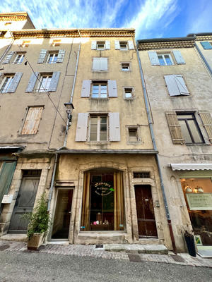 Immeuble - 108 m² - 6 pièces