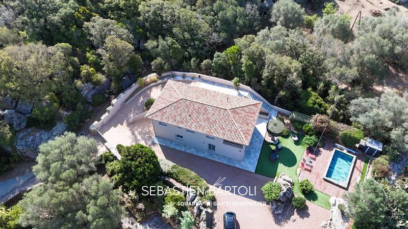 Maison - 174 m² - 6 pièces