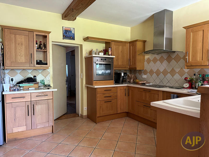 Maison - 185 m² - 6 pièces