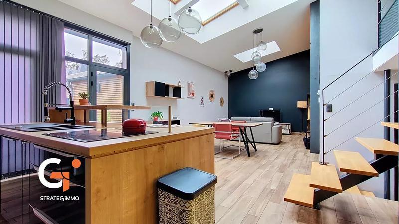 Maison - 170 m² - 8 pièces