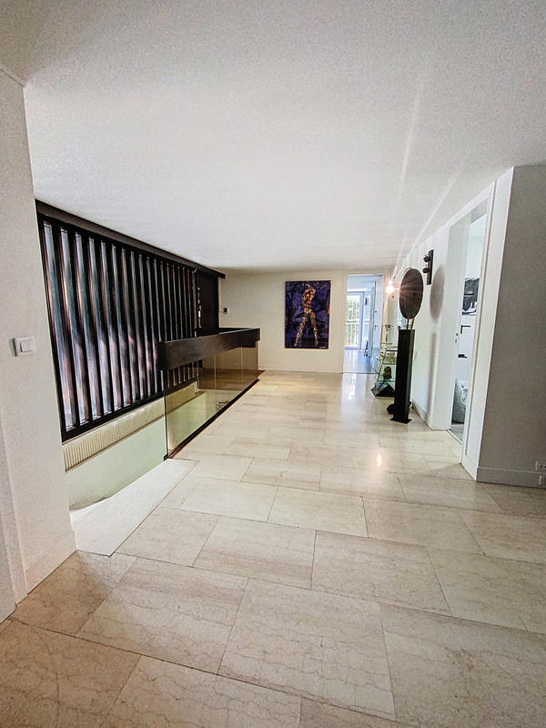 Maison - 345 m² - 15 pièces