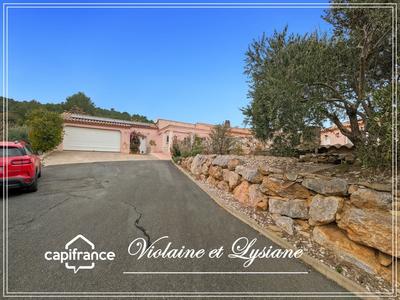 Propriété - 179 m² - 8 pièces