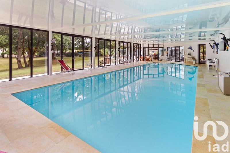 Maison de maîtres - 374 m² - 10 pièces