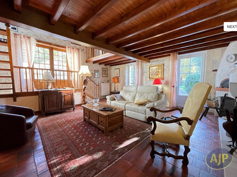 Maison - 260 m² - 8 pièces