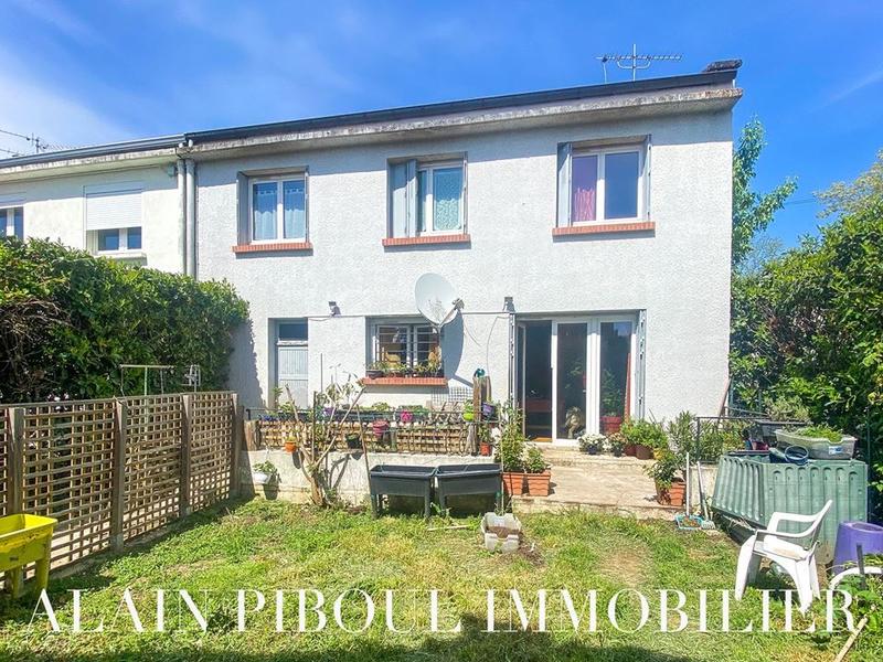 Maison traditionnelle - 90 m² - 4 pièces