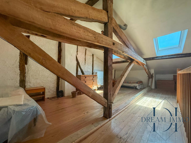 Maison ancienne - 240 m² - 6 pièces