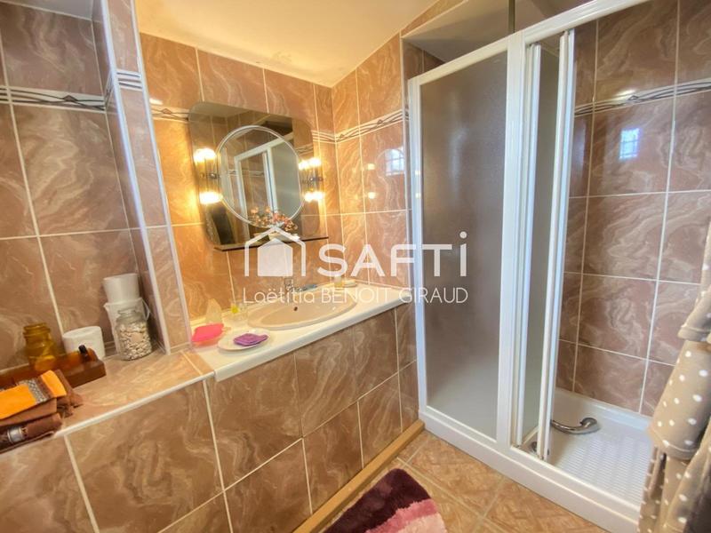 Maison - 220 m² - 6 pièces