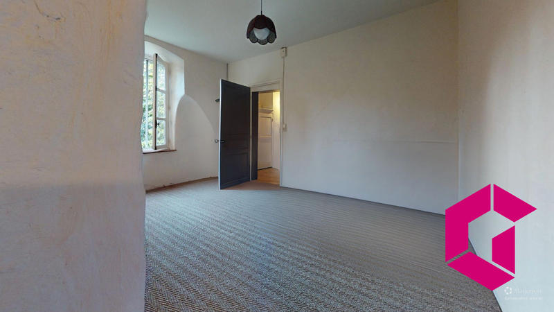 Maison - 243 m² - 11 pièces