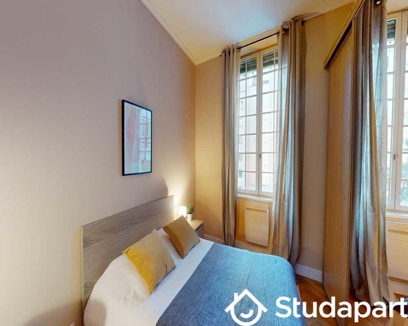 Chambre - 90 m² - 1 pièce