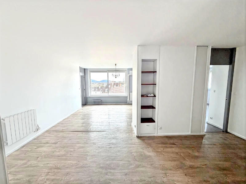 Appartement - 104 m² - 6 pièces