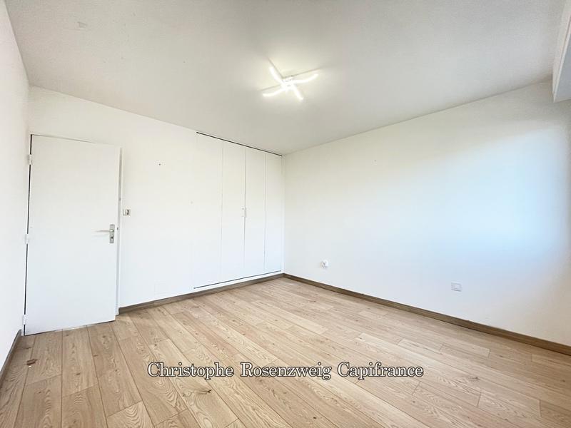 Maison - 249 m² - 10 pièces