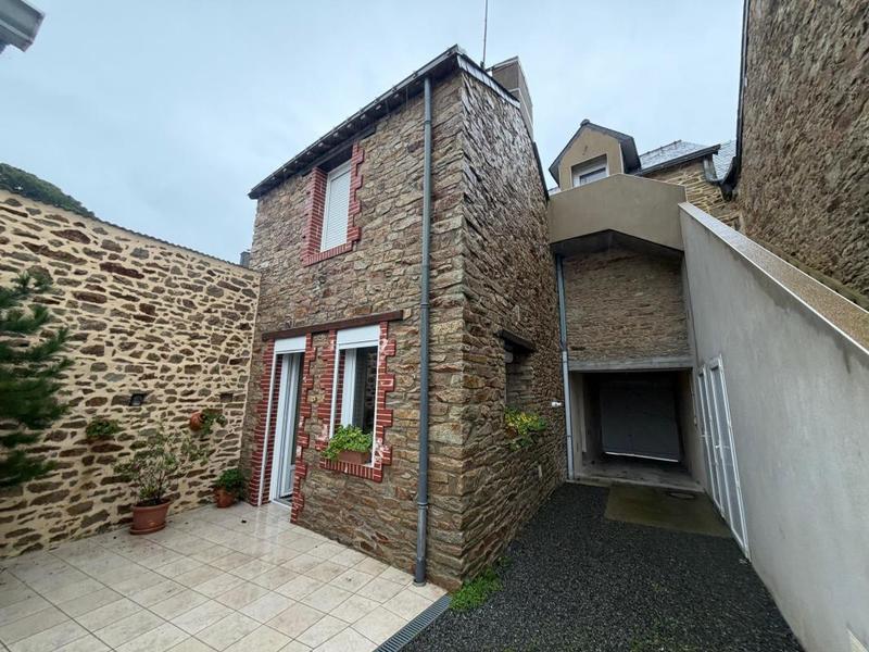 Maison - 185 m² - 6 pièces
