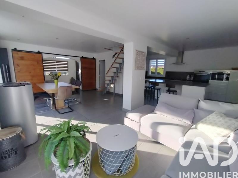 Maison - 95 m² - 4 pièces