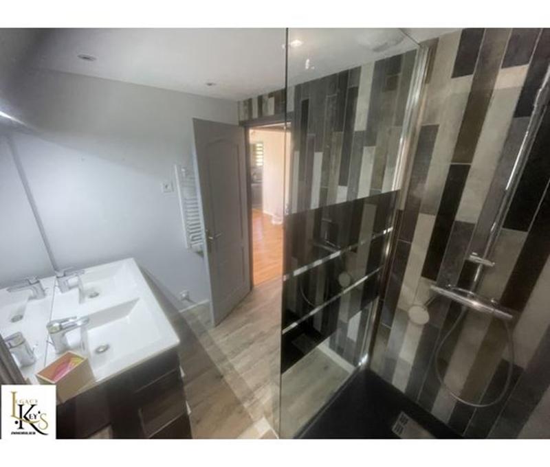 Appartement - 100 m² - 4 pièces