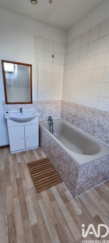 Maison - 99 m² - 6 pièces