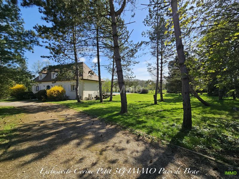 Propriété - 228 m² - 9 pièces