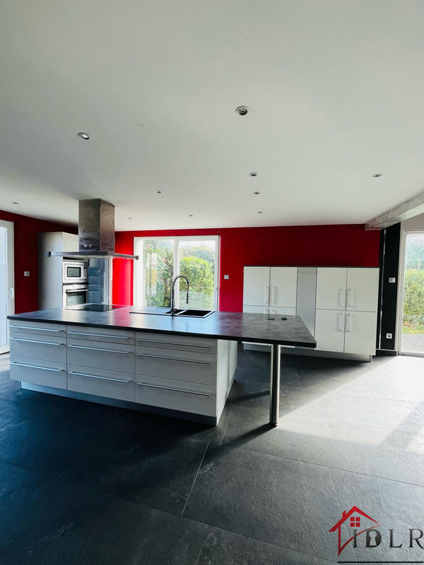 Maison - 240 m² - 7 pièces