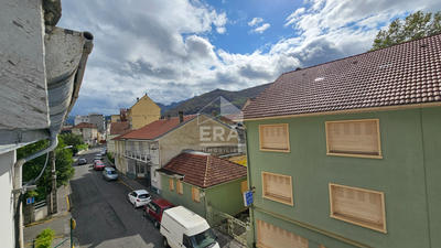 Maison - 240 m² - 10 pièces