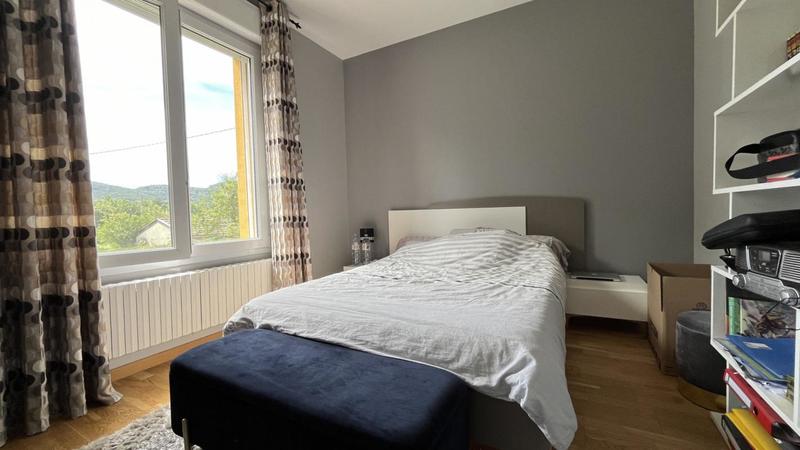 Maison - 330 m² - 10 pièces