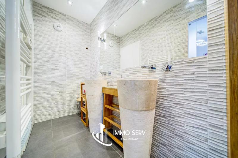 Appartement - 81 m² - 5 pièces