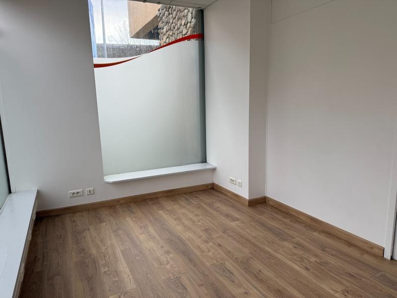 Bureau - 60 m² - 4 pièces