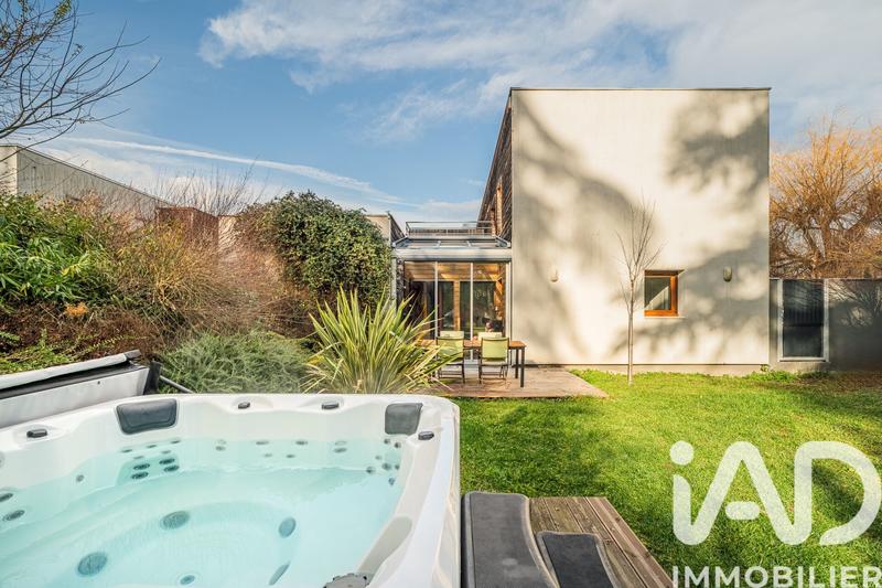 Maison - 99 m² - 4 pièces