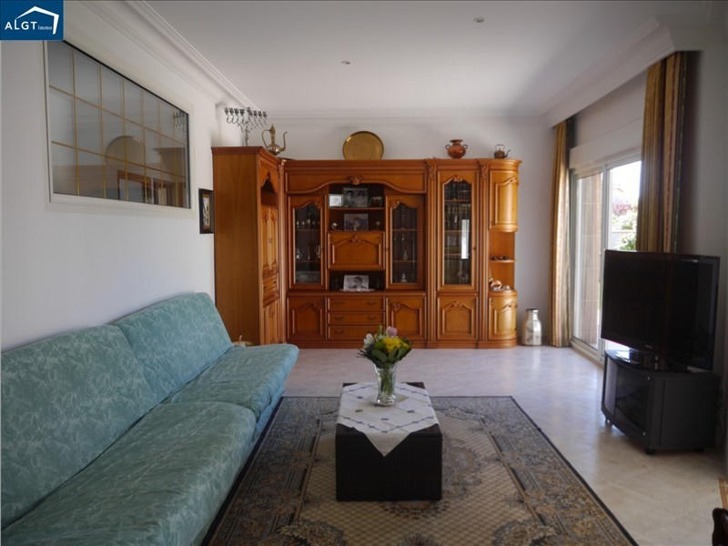 Villa - 215 m² - 6 pièces