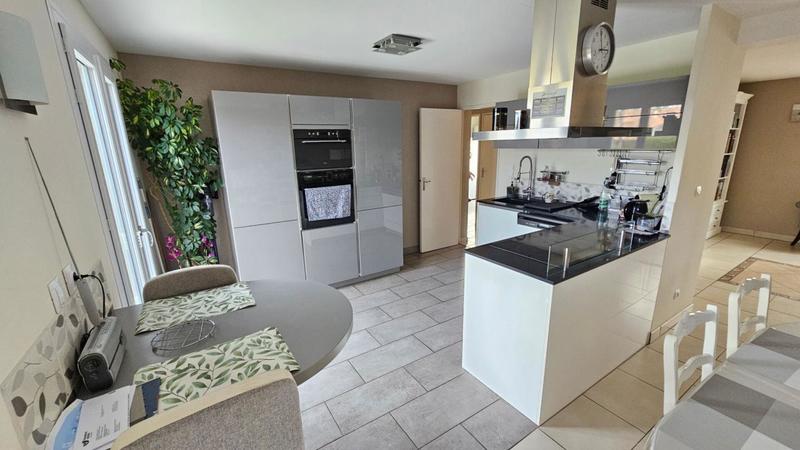 Maison - 145 m² - 6 pièces