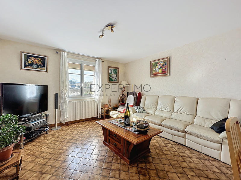 Propriété - 220 m² - 9 pièces