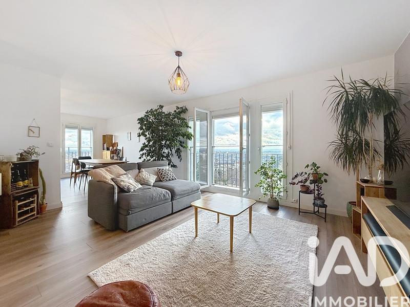 Appartement - 92 m² - 5 pièces