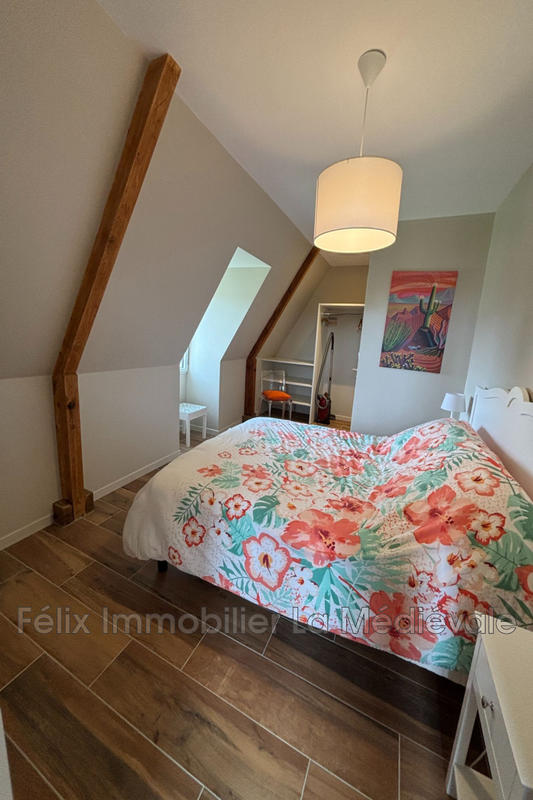 Demeure - 218 m² - 5 pièces