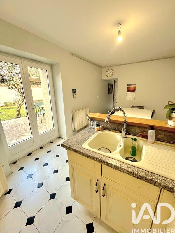 Maison - 170 m² - 8 pièces