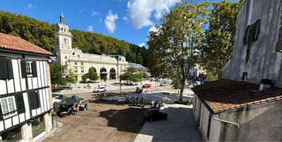 Maison - 260 m² - 11 pièces