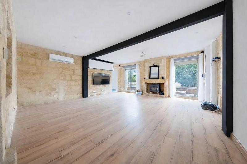 Maison - 200 m² - 6 pièces