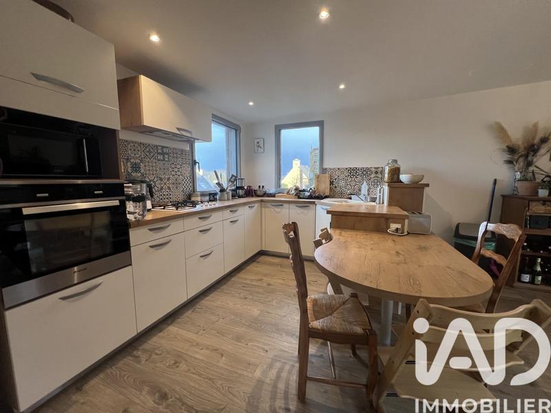 Maison - 99 m² - 5 pièces