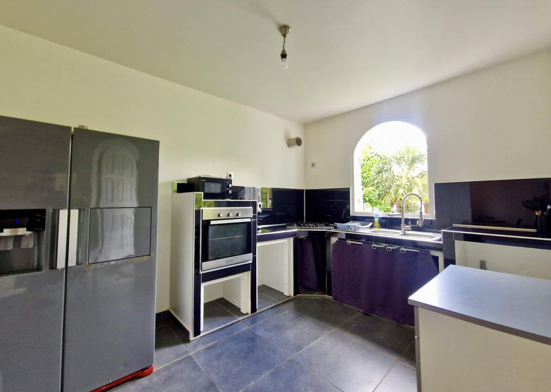 Appartement - 99 m² - 4 pièces