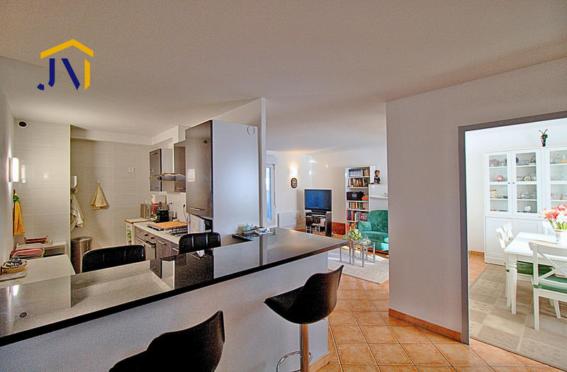 Appartement - 94 m² - 4 pièces