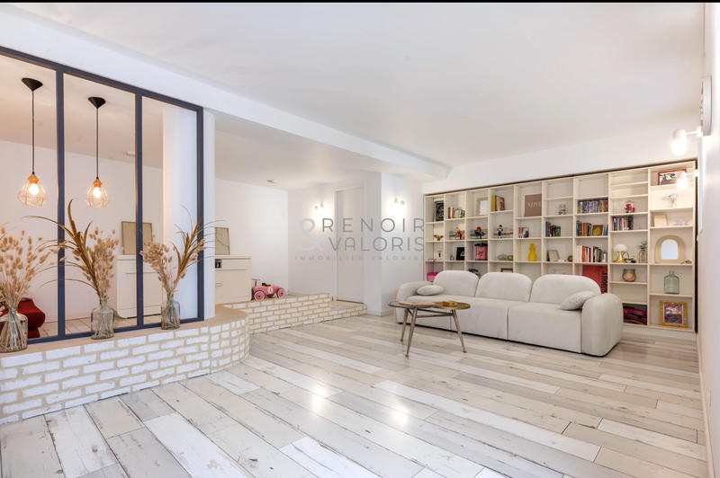 Appartement - 184 m² - 6 pièces