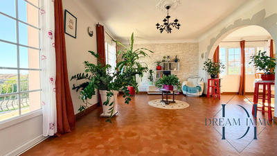 Maison - 263 m² - 7 pièces