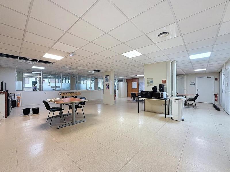 Local commercial - 588 m² - 17 pièces