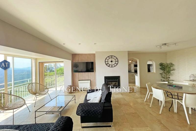 Maison - 180 m² - 7 pièces