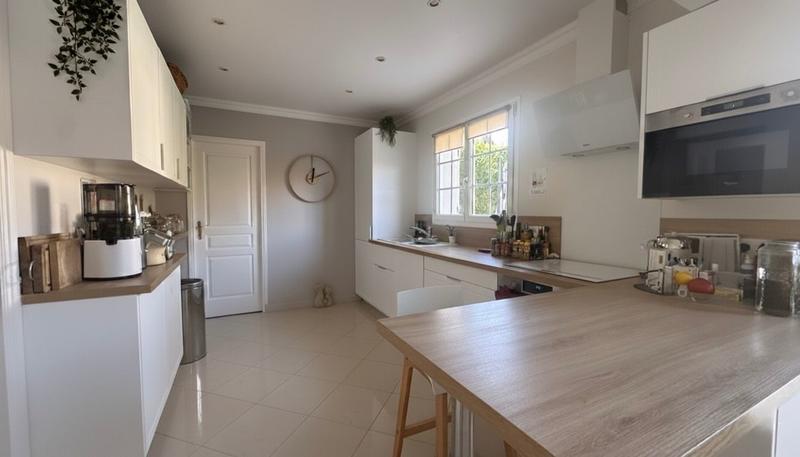 Maison - 140 m² - 6 pièces